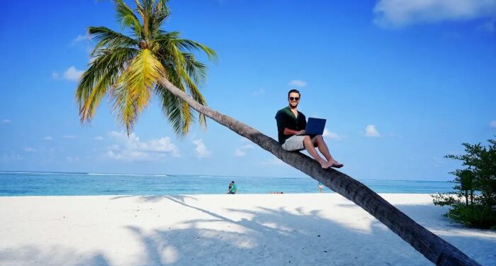 35+ Digital Nomad Jobs To Travel and Work Anywhere